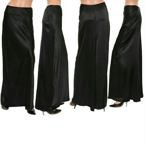 Vince Dresses & Skirts - Stunning Vince maxi skirt in silk-like fabric